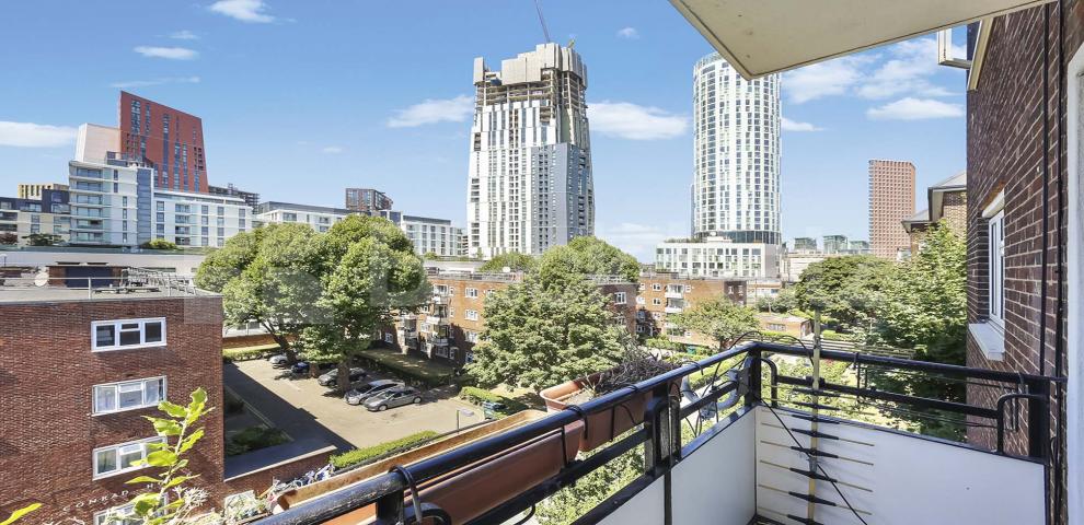 			NEW INSTRUCTION , 3 Bedroom, 1 bath, 1 reception Apartment			 Wyvil Road , Vauxhall